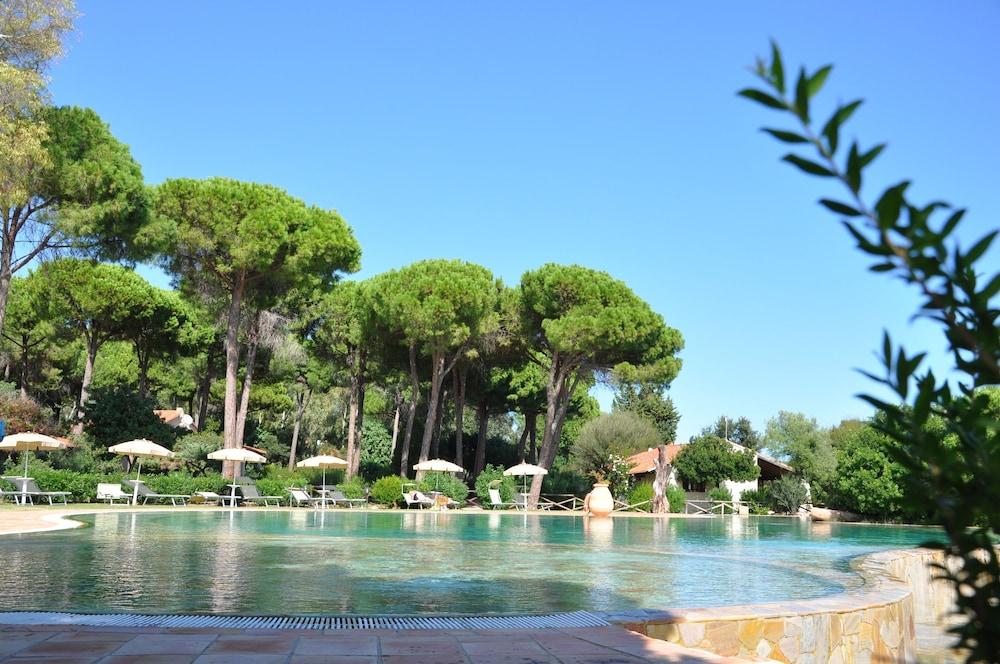 Is Morus Relais Hotel Santa Margherita di Pula Exterior photo