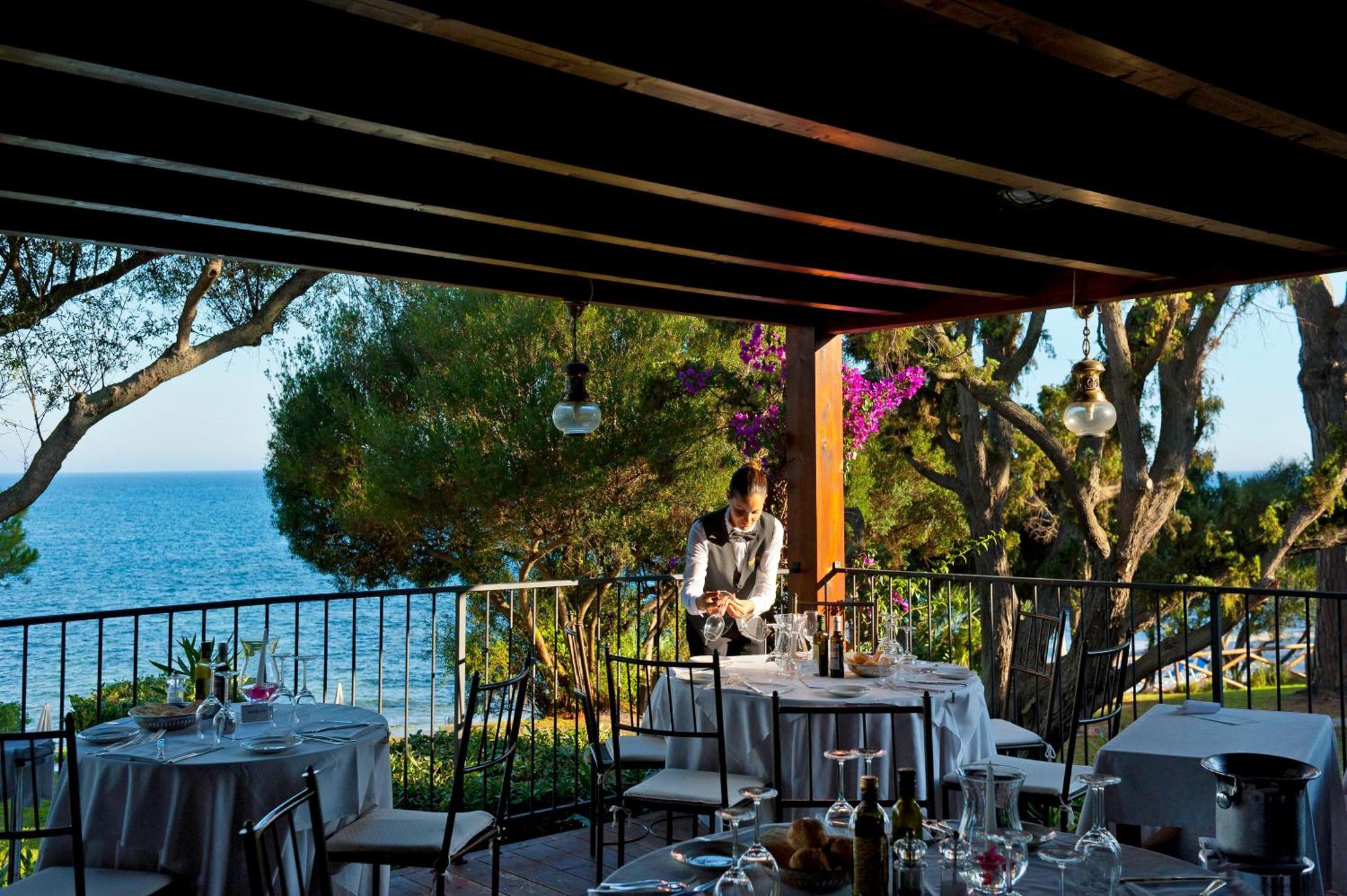 Is Morus Relais Hotel Santa Margherita di Pula Exterior photo